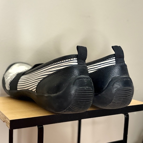 Ros Hommerson Black & White Striped Leather Slip On Shoes Size 9 - Picture 10 of 15